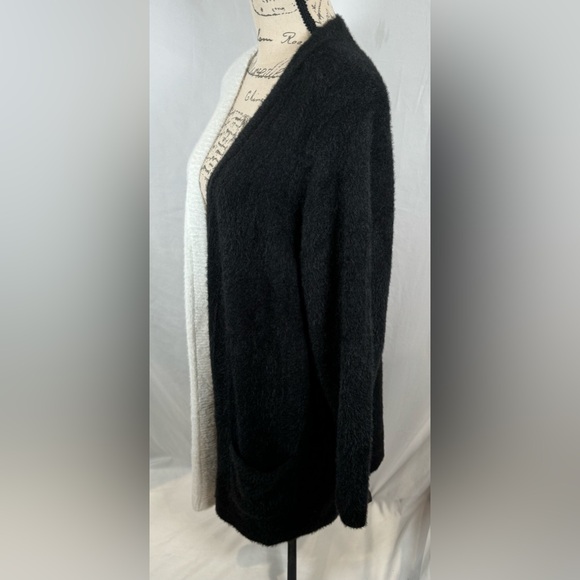 Torrid Disney’s Villains Cruella black and white nylon knit cardigan size 3X - Picture 6 of 11